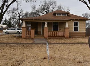 107 W B Ave, Elk City, OK 73644