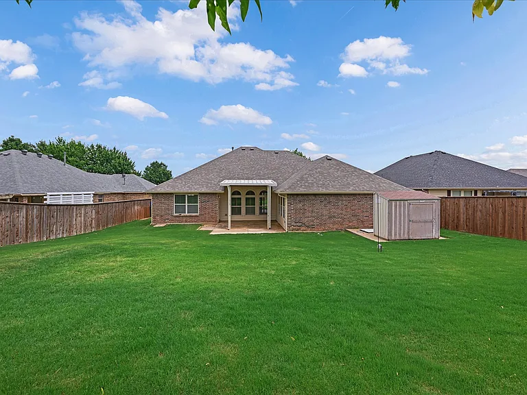 8725 Pikes Peak Rd — Photo 65