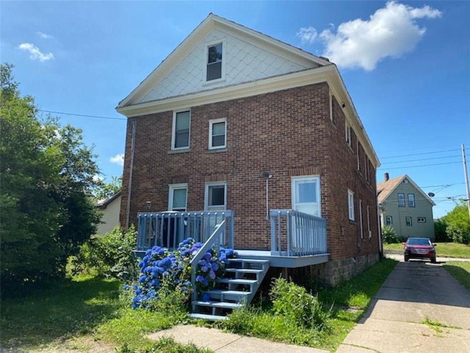 2nd image of 3009 Pine Ave #11