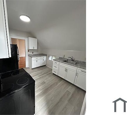 4th image of 288 Hanover St APT 2