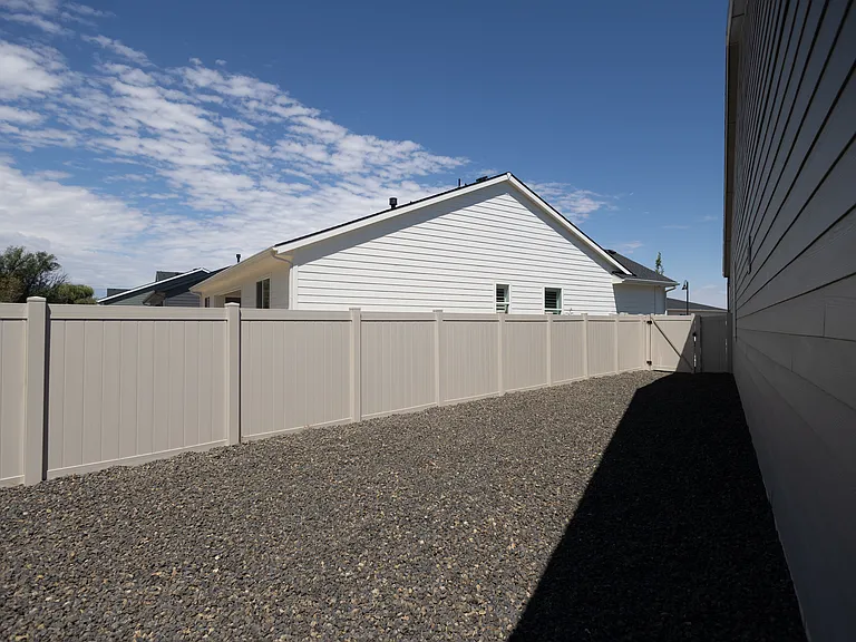 8933 W Tamworth Dr — Photo 39