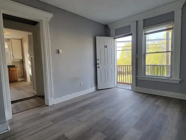 570 Broad St #1D — Photo 5