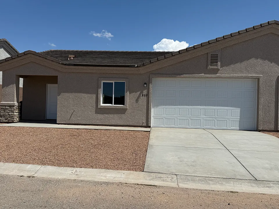 649 Vista Grande Dr