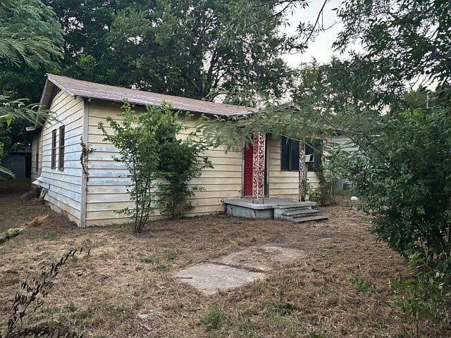 1st image of 659 Neomi Ave