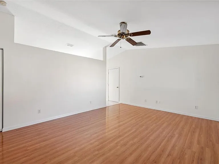 9853 SW 59th Cir — Photo 2