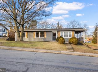 15 Sycamore Rd, Ephrata, PA 17522