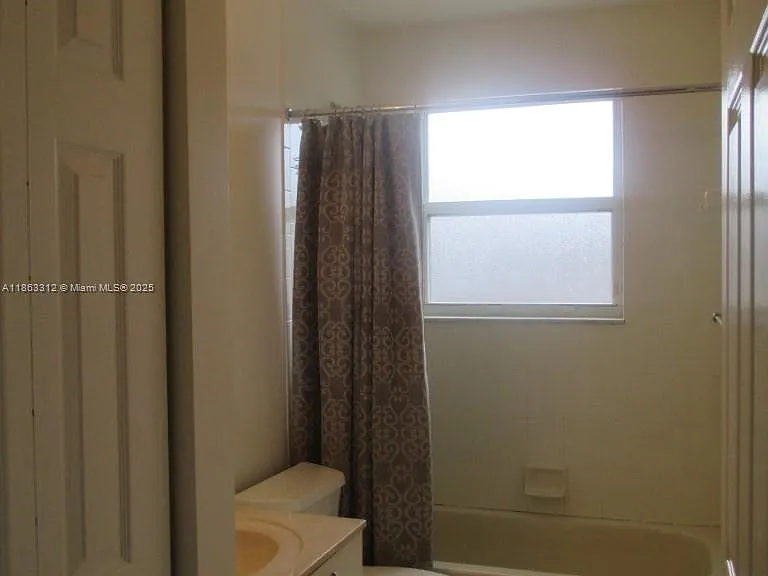 16835 SW 49th Ct — Photo 3