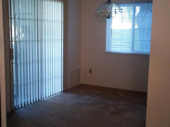 4th image of 977 Warburton Ave