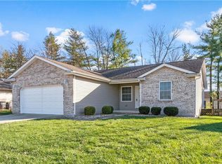 809 Shannon Dr, Seymour, IN 47274