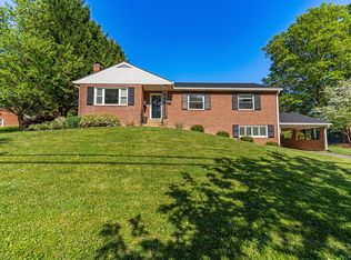 3205 Patrick Henry Dr, Falls Church, VA 22044