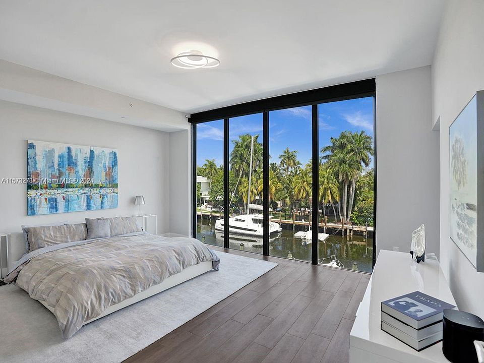 1st image of 20 Isle Of Venice Dr APT 302