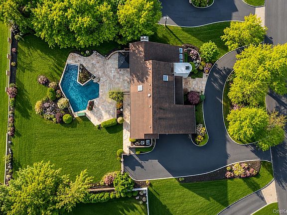2nd image of 6 Polo Court