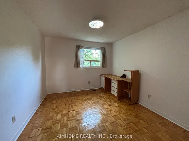 29 Snowshoe Cres — Photo 16