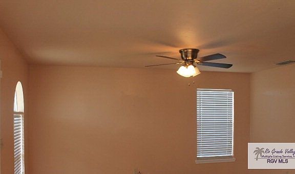 5th image of 2126 La Pesca St