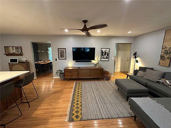 5th image of 3215 Rehoboth Dr