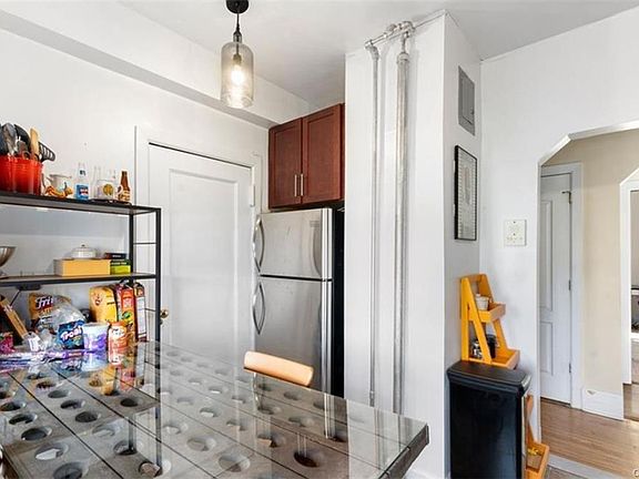 5th image of 830 Bronx River Rd APT 6C