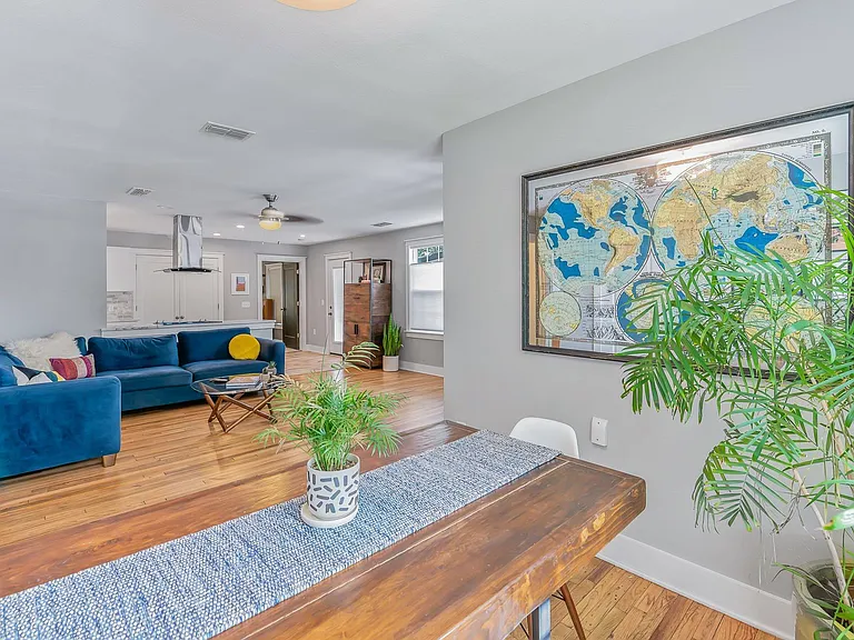 2404 Oak Crest Ave — Photo 9