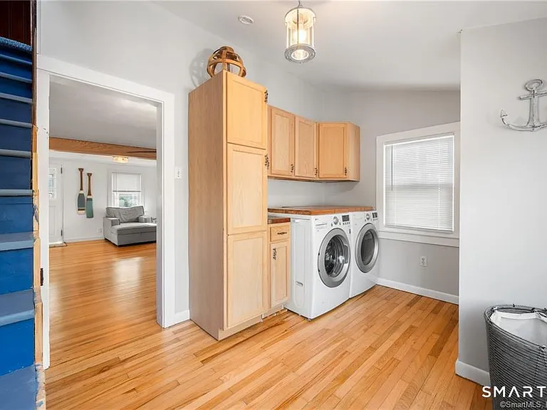 121 Shore Rd — Photo 14