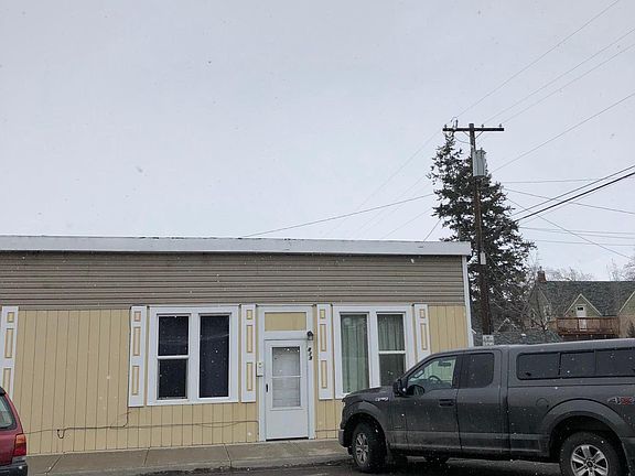 2nd image of 819 Woody St