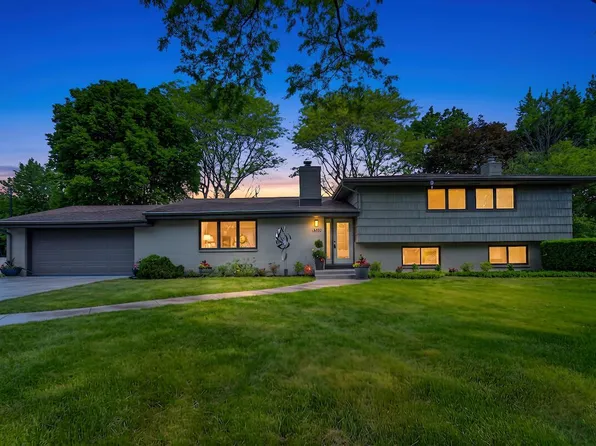 250 W Suburban COURT, Fox Point, WI 53217