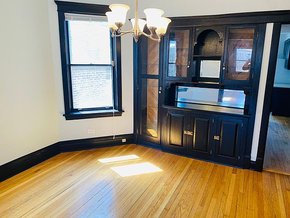 5th image of 3746 N Magnolia Ave APT 3