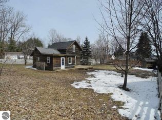616 N Saint Marys St, Suttons Bay, MI 49682