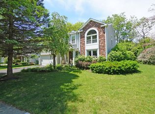 100 Julie Ln, Vernon Hills, IL