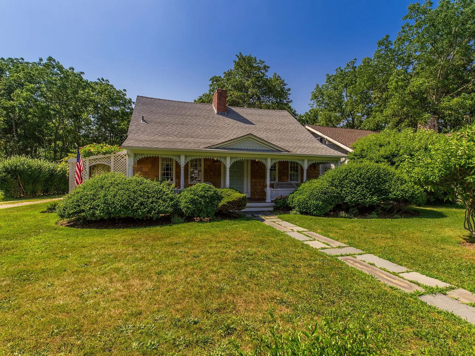 8295 Main Rd — Photo 2