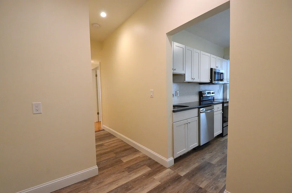 Building Photo - 35 Brookline St #6