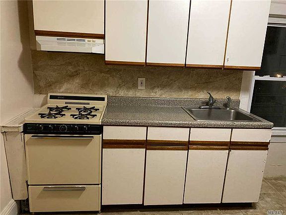 3rd image of 10928 176th St