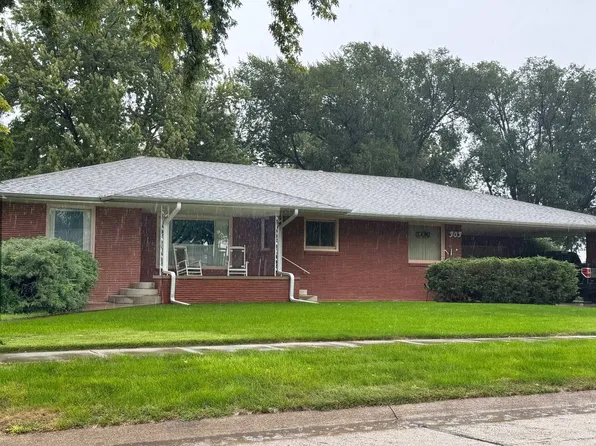 303 O St, Aurora, NE 68818