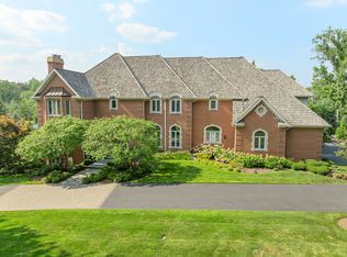 510 Broadsmoore Dr, Lake Forest, IL 60045