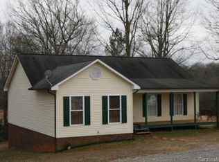 401 Roberts Ln, Hickory, NC 28636