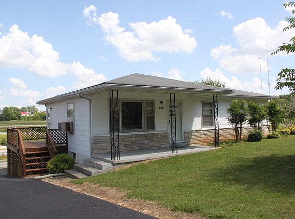 2nd image of 109 Beverly Dr