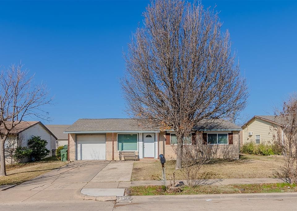 1st image of 907 Glynn Oaks Dr