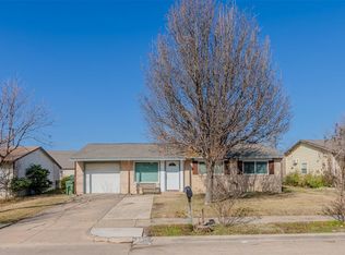 907 Glynn Oaks Dr, Arlington, TX 76010