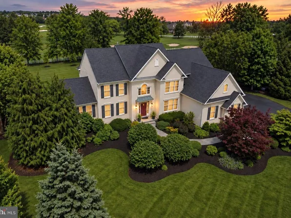 583 Oakmont Dr E, Telford, PA 18969