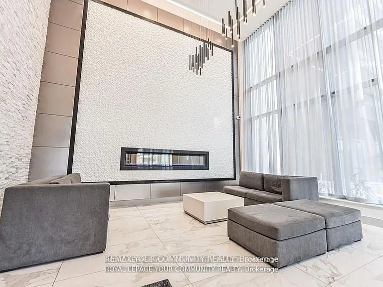 36 Manor Rd E #1302 — Photo 3