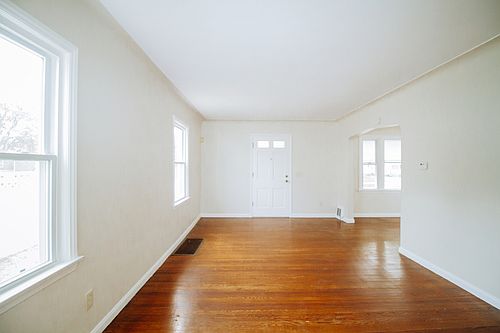 2nd image of 3448 Jeannette Ave