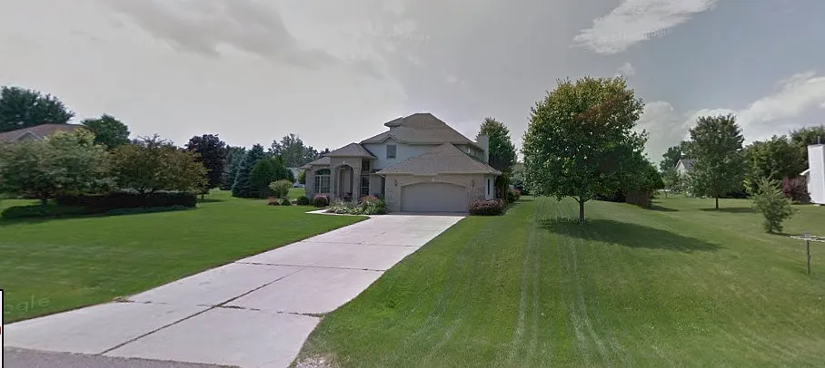 1168 Meadow Dr photo 1