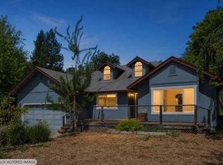 8610 Graton Rd, Sebastopol, CA 95472