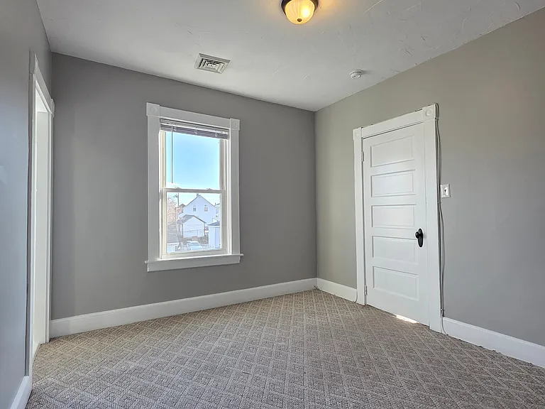 519 Manville Rd — Photo 8