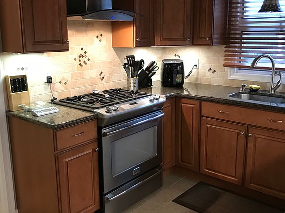 3rd image of 1505 Alpen Ln