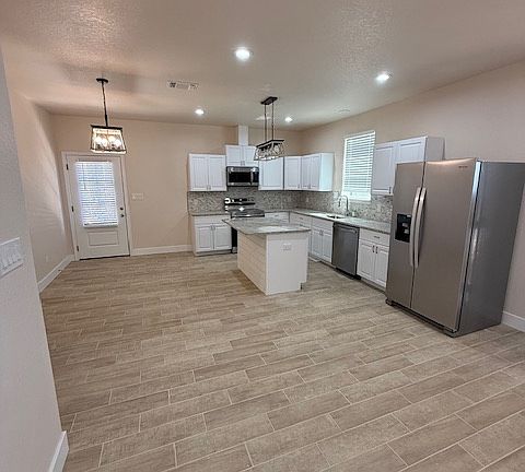 5th image of 1475 Bonnyview Dr