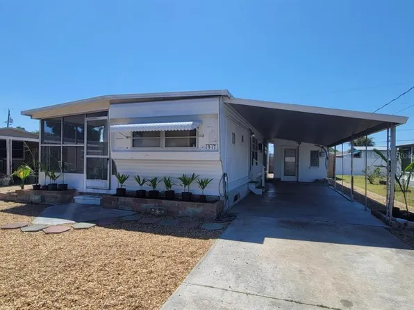 1917 Hess Dr, Holiday, FL 34691