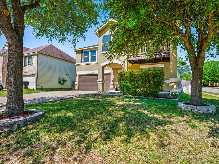408 Fallen Leaf Ln — Photo 2