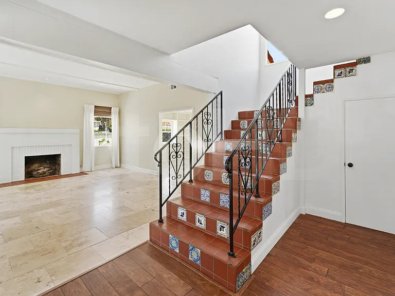 1220 Mandalay Beach Rd — Photo 10