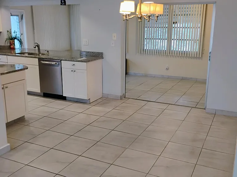 5039 NW 42nd St — Photo 35