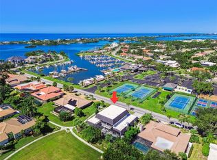 225 Harbor House Dr, Osprey, FL 34229