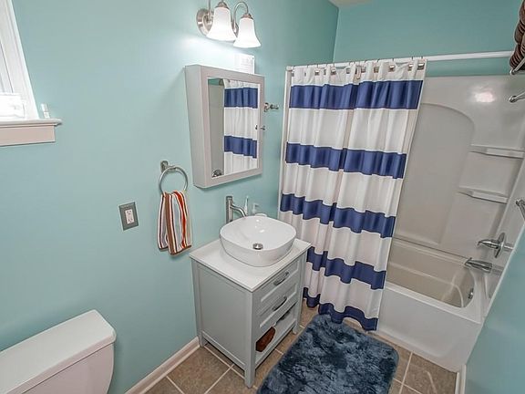 5th image of 3928 Delachaise St